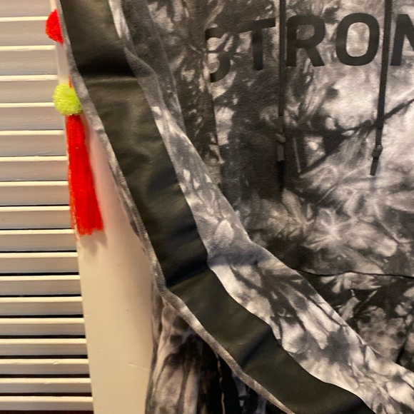 Zumba Strong Hoodie - Picture 5 of 10